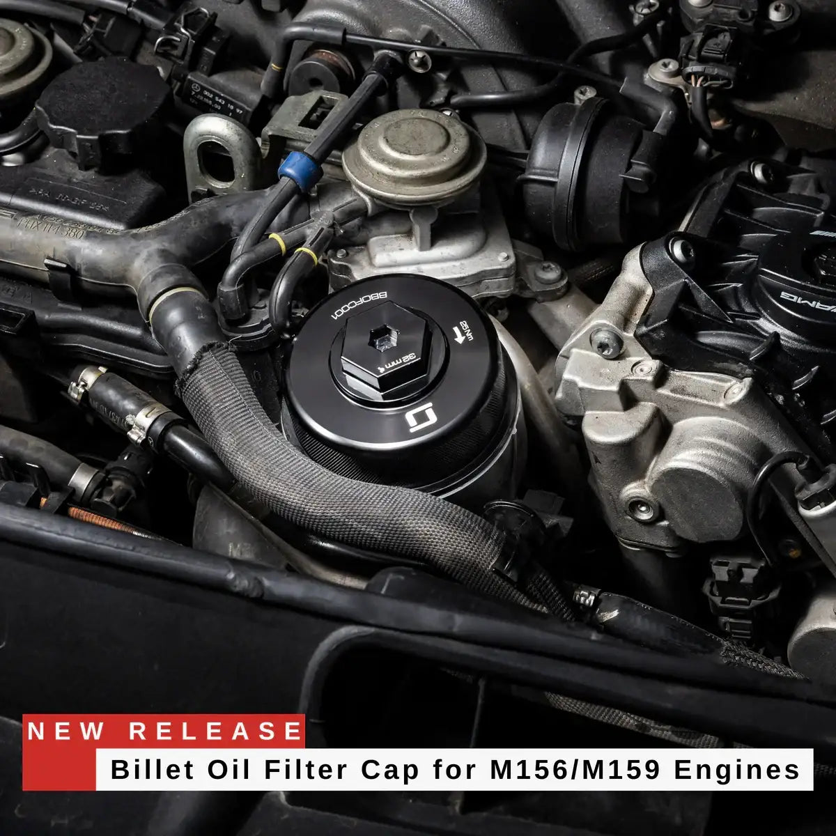 Billet Ölfilterdeckel für M156/M159 Motoren im Motorraum, hochwertiges Tuning-Zubehör