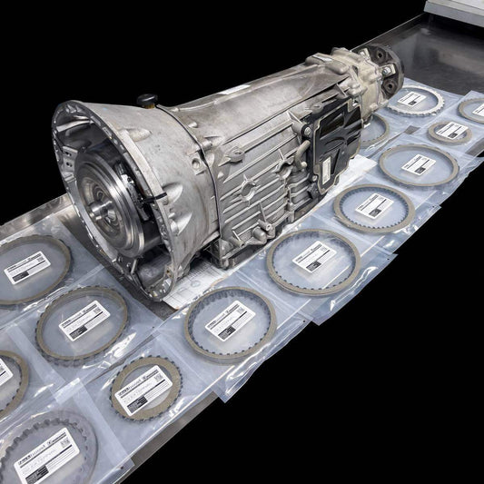 Automatikgetriebe mit Kupplungsscheiben Set, KTH Shop Tuning Teile auf schwarzem Untergrund