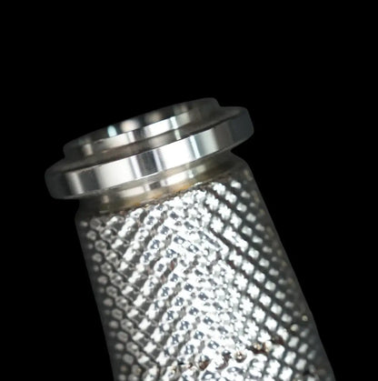 Detailaufnahme eines hochwertig verarbeiteten Tuning-Auspuffteils aus Metall, KTH Shop