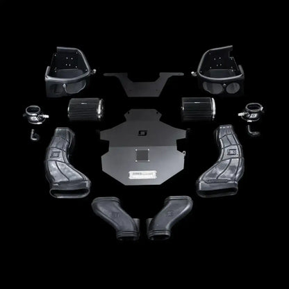 Cold Air Intake Kit Mercedes M157 CLS63 E63 AMG, schwarze Tuning-Teile auf schwarzem Hintergrund