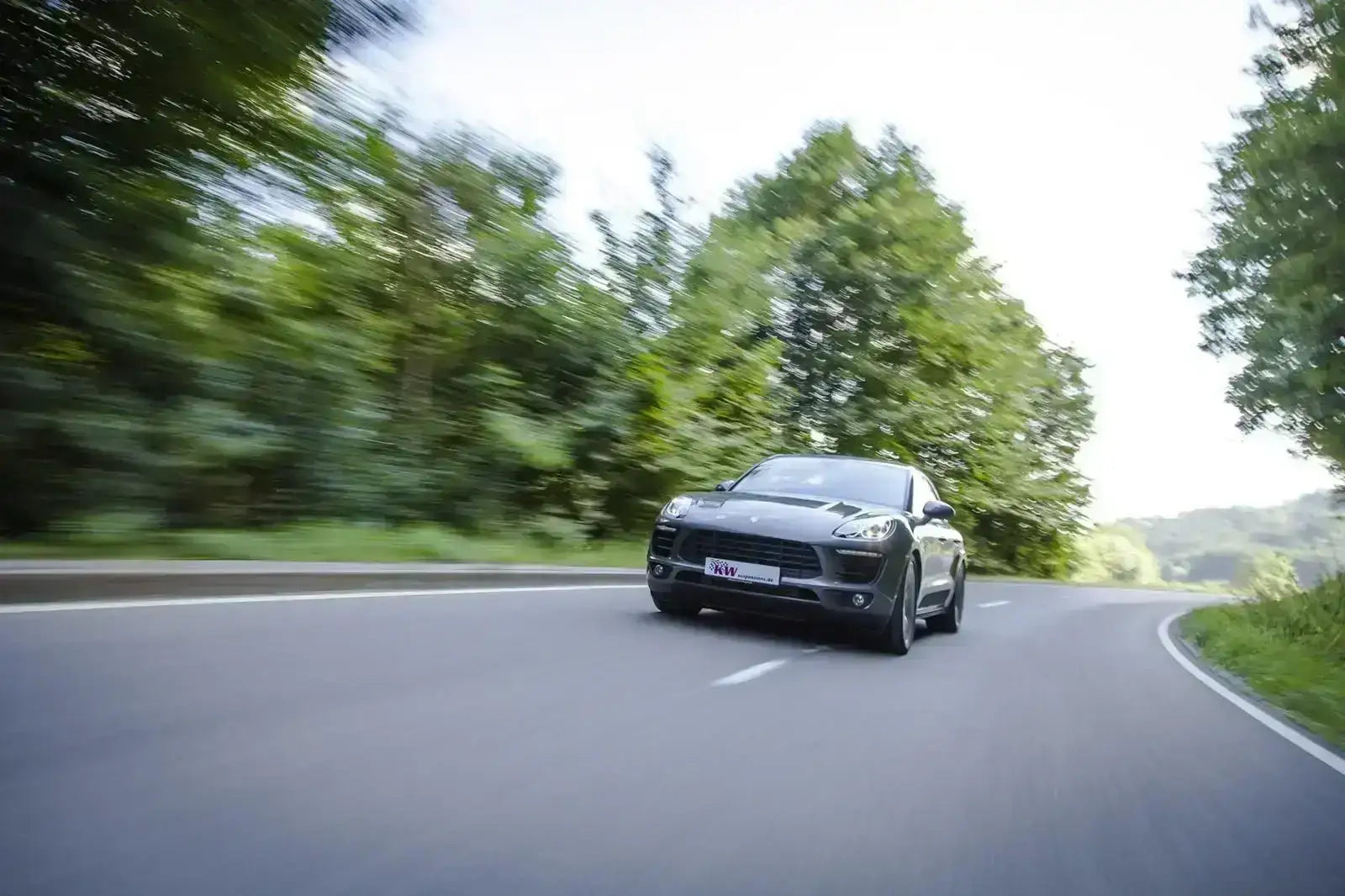 Porsche Macan Turbo 95B Perspektive 1