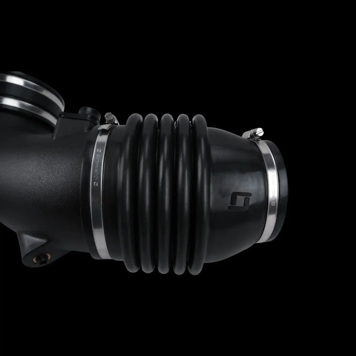 BlackBoost Cold Air Intake | Land Rover Defender 90/110/130 V8 P525 5.0 bild9