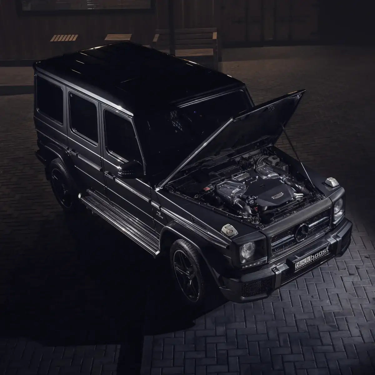 Mercedes G63 AMG V8 Biturbo mit installiertem Cold Air Intake System, leistungsstarkes Tuning-Teil