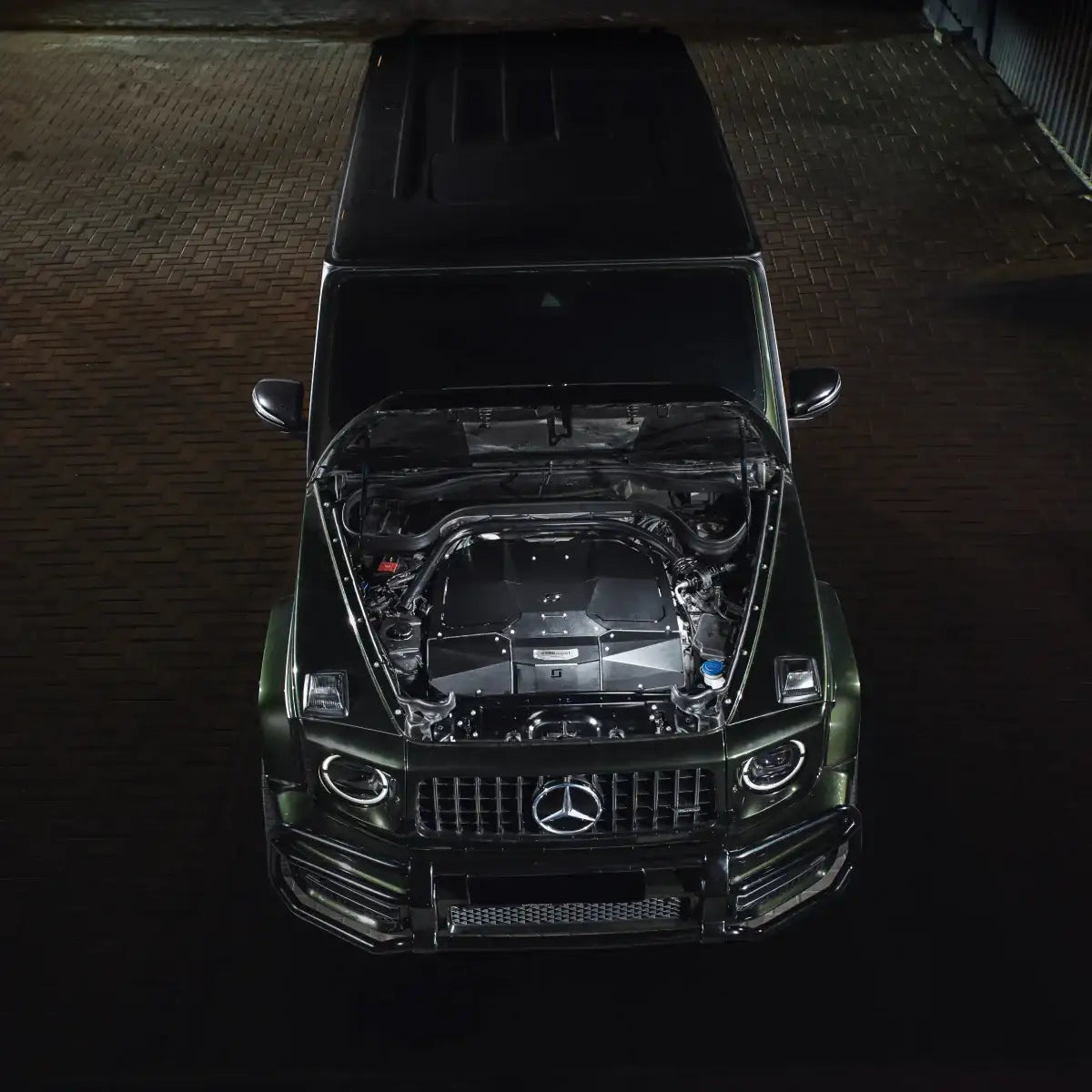Mercedes G63 AMG Motorraum mit Kaltlufteinlass, Tuning-Teile, hochwertige Performance