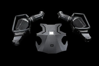 Mercedes AMG GT GTS GTR M177 Carbon Luftfilteranlage, Cold Air Intake Set auf schwarzem Hintergrund