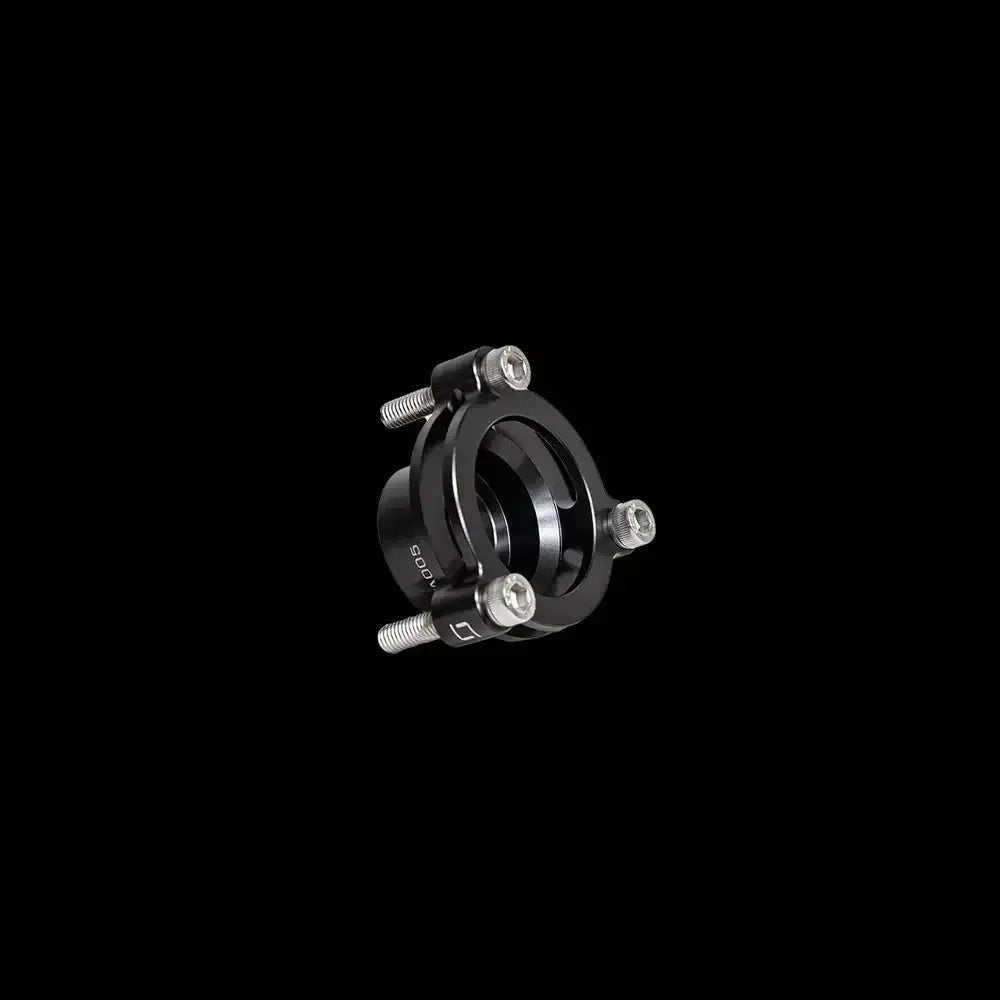 Mercedes M256 FTA Adapter aus Aluminium mit Schrauben, KTH Shop Tuning-Zubehör, schwarzer Hintergrund
