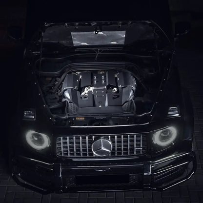 Mercedes G500 Motorraum mit installiertem Cold Air Intake, hochwertige Tuning-Teile