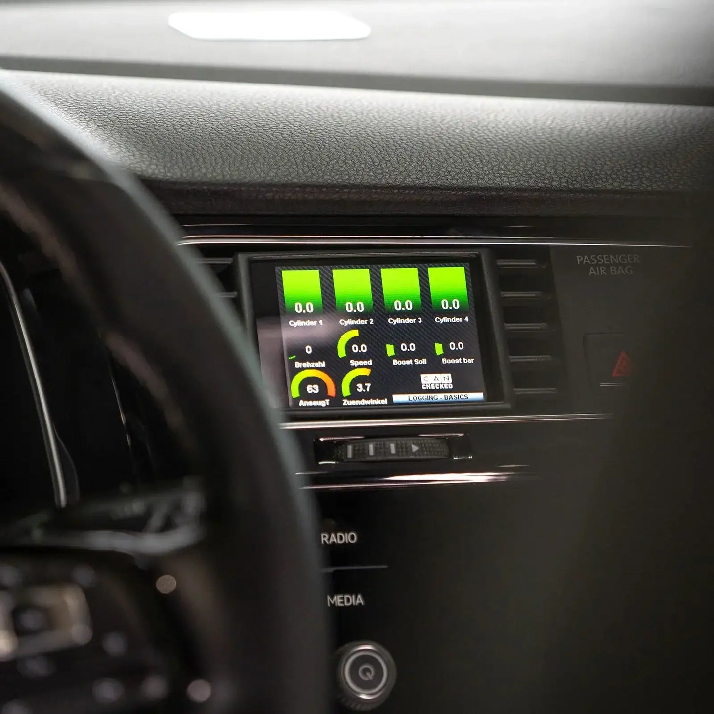 CANchecked MFD32 Gen2 Datendisplay: VW Golf 7 bild 3