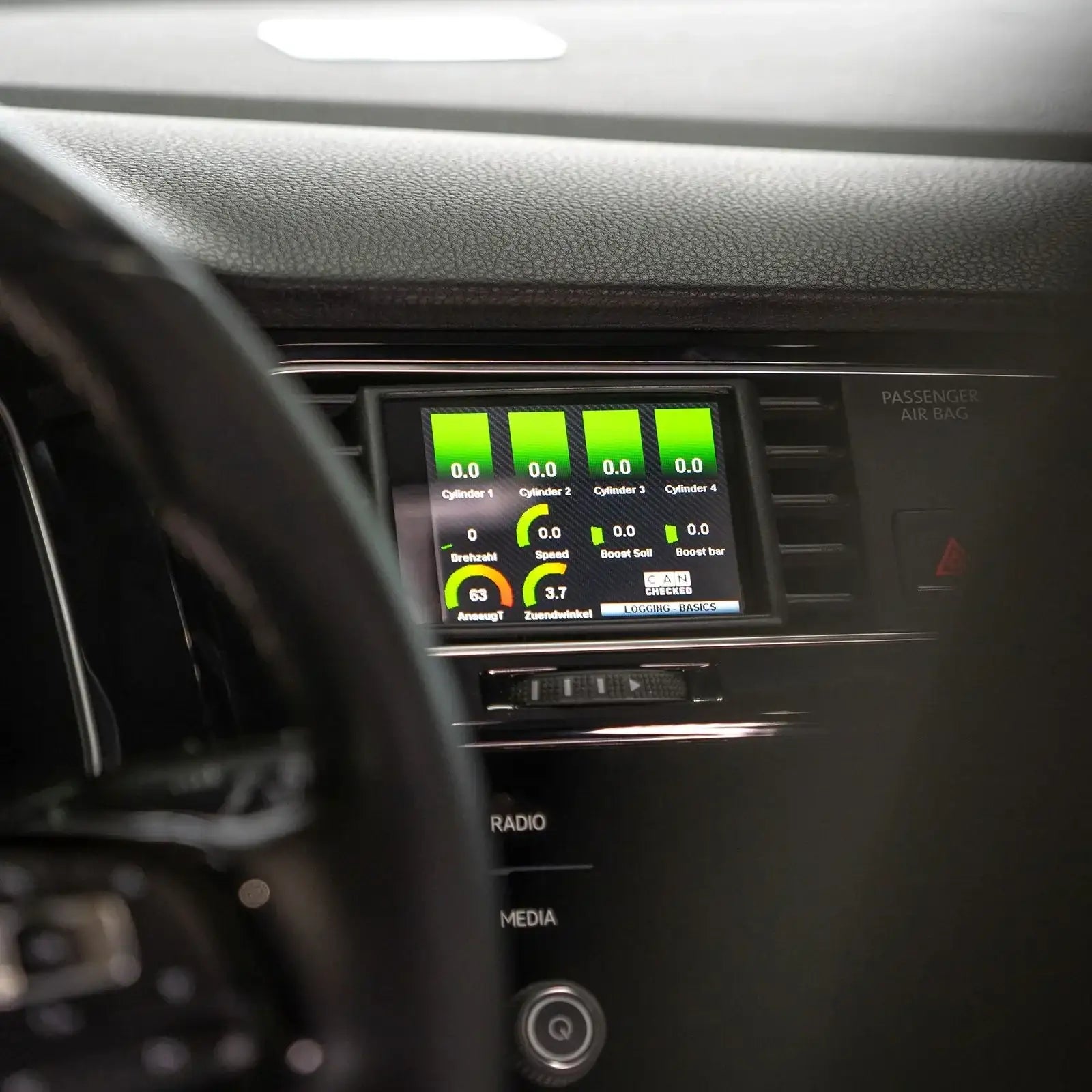 CANchecked MFD32 Gen2 Datendisplay: VW Golf 7 bild 3