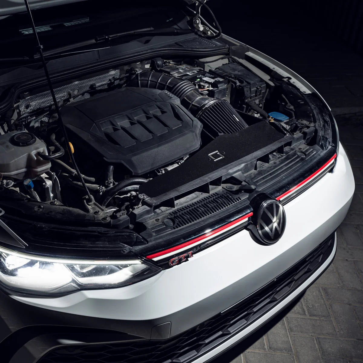 BlackBoost Cold Air Intake | Volkswagen Golf 8 GTI EA888 Perspektive 1